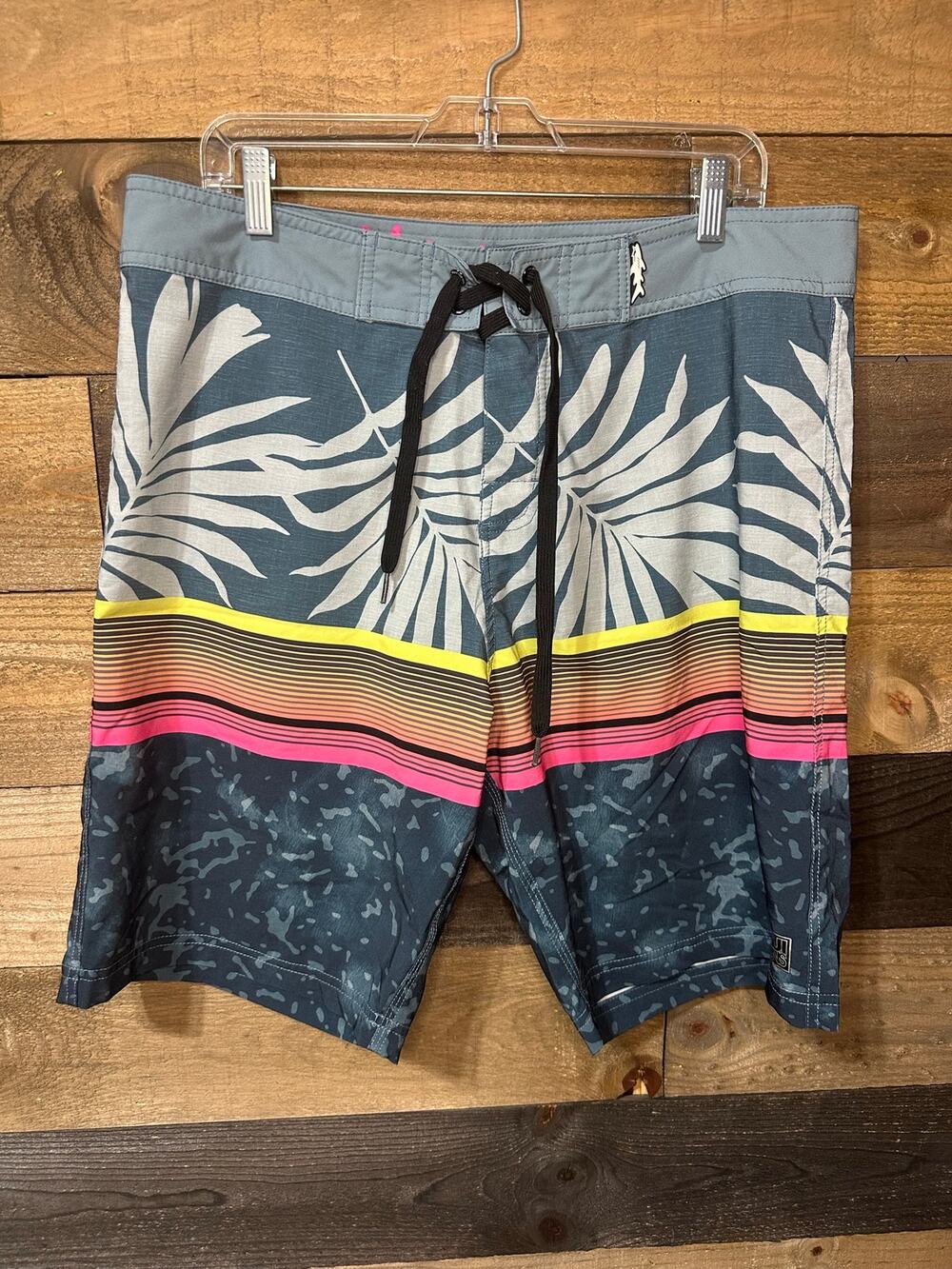 MAUI AND SONS Men’s Tropical Print Swim Trunks Size 36 EUC